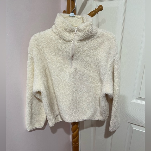 H&M Tops - NWOT H&M Fluffy Soft Quarter Zip Up Sweater